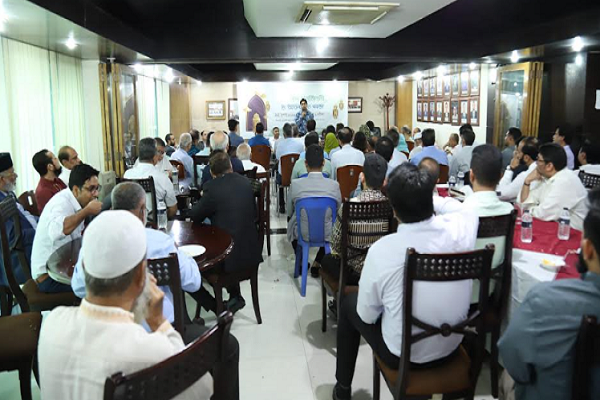 সেবার মান ধরে রাখতে বিভিন্ন সনদের নবায়ন ফি কমানোর দাবি