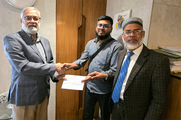 নিটল ইন্স্যুরেন্স এর বীমা দাবীর চেক হস্তান্তর