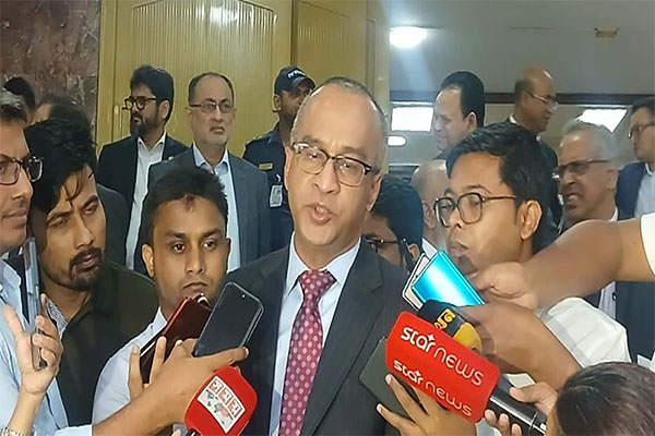 ইসলামী ব্যাংককে ঘিরে অস্থিরতায় আমানতকারীদের আস্থা ক্ষতিগ্রস্ত হওয়ার শঙ্কা