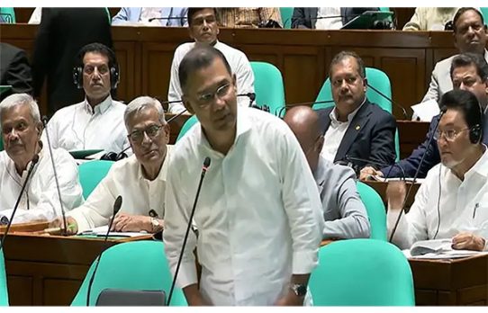 পুঁজিবাজারে অনিয়মকারীদের বিরুদ্ধে কঠোর ব্যবস্থা, আস্থা ফেরাতে ১২ দফা উদ্যোগ